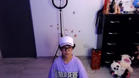Snapshot of thomascooper_cams chatting on 06-30-26, 08:43 VALERIA online show from 06-30-26, 08:43