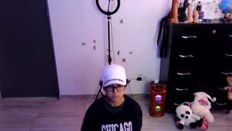 Snapshot of thomascooper_cams chatting on 07-03-26, 09:21 VALERIA online show from 07-03-26, 09:21
