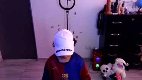 Snapshot of thomascooper_cams chatting on 07-10-26, 08:44 VALERIA online show from 07-10-26, 08:44