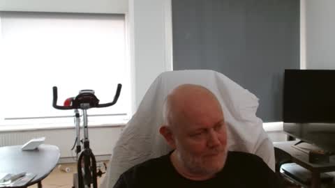 Snapshot of thomash32 chatting on 09-10-25, 03:12 thomash32 online show from 09-10-25, 03:12