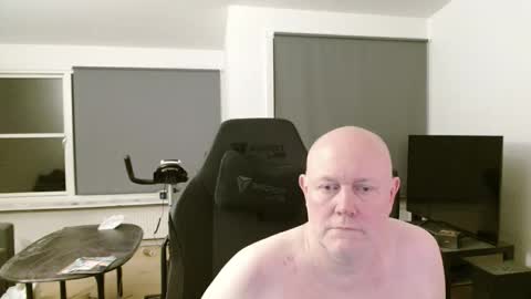 Snapshot of thomash32 chatting on 09-14-25, 09:58 thomash32 online show from 09-14-25, 09:58