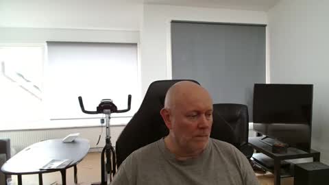 Snapshot of thomash32 chatting on 09-19-25, 12:17 thomash32 online show from 09-19-25, 12:17