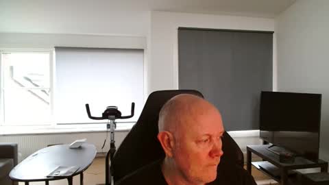 Snapshot of thomash32 chatting on 10-07-25, 07:16 thomash32 online show from 10-07-25, 07:16