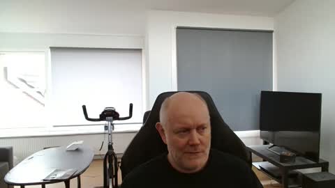 Snapshot of thomash32 chatting on 10-09-25, 09:40 thomash32 online show from 10-09-25, 09:40
