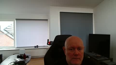 thomash32 online show from 11-22-25, 10:14