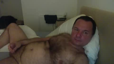 Snapshot of thomaspol chatting on 04-20-26, 10:22 Tom online show from 04-20-26, 10:22