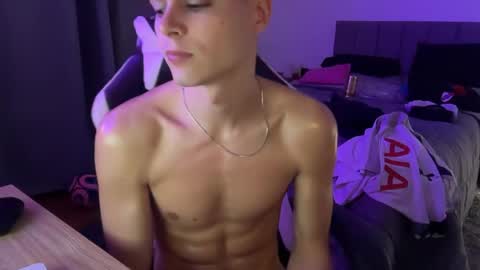 Snapshot of thomassex0 chatting on 06-02-26, 03:08 Thomas online show from 06-02-26, 03:08
