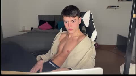 Snapshot of thomassex0 chatting on 07-02-26, 04:29 Thomas online show from 07-02-26, 04:29