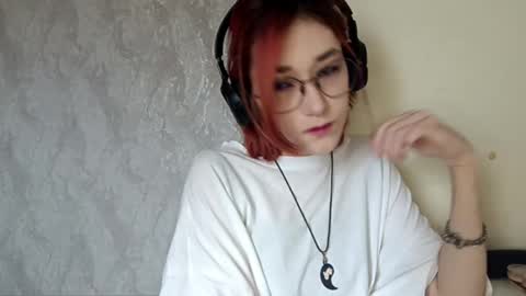 Snapshot of thomasvicknair chatting on 11-30-25, 11:14 Lina online show from 11-30-25, 11:14