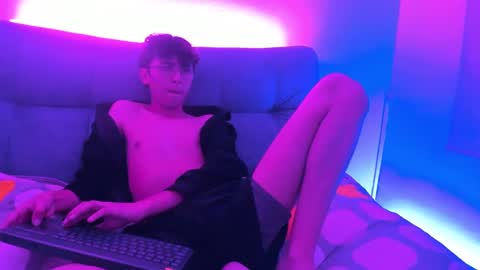 Snapshot of thommy_comp chatting on 03-05-25, 09:16 thommy comp online show from 03-05-25, 09:16