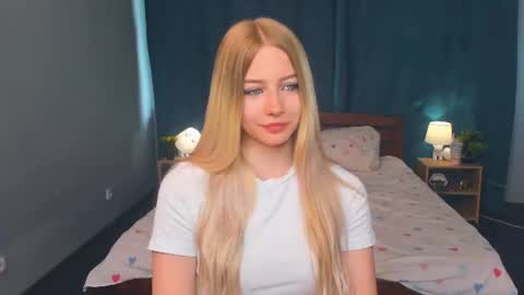 Snapshot of thoracarter chatting on 06-17-26, 06:16 thoracarter online show from 06-17-26, 06:16