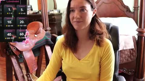 Snapshot of thornbury_rose chatting on 02-16-25, 07:16 ThornburyRose online show from 02-16-25, 07:16