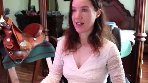 ThornburyRose online show from 03-11-26, 06:58