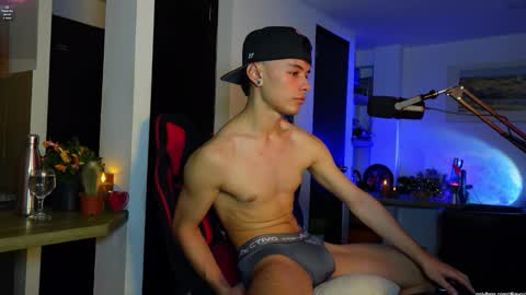   L e a n d e r   25OFF ON MY OF online show from 03-26-26, 02:17