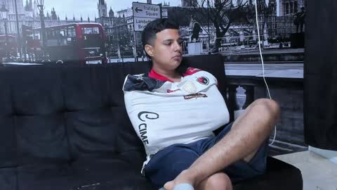 Snapshot of threesome_sexy chatting on 01-03-25, 01:14 BRITHANY BRYAN ALEX online show from 01-03-25, 01:14