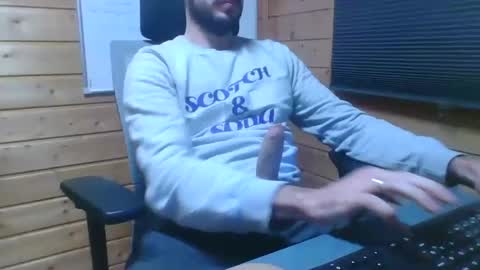 Snapshot of thx_4some_sharing chatting on 01-03-25, 10:52 toobigcockforonegirl online show from 01-03-25, 10:52