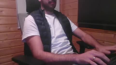 Snapshot of thx_4some_sharing chatting on 10-04-25, 12:19 toobigcockforonegirl online show from 10-04-25, 12:19