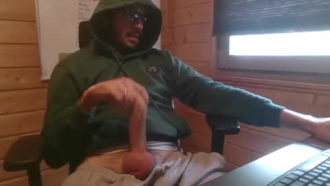 Snapshot of thx_4some_sharing chatting on 10-06-25, 08:12 toobigcockforonegirl online show from 10-06-25, 08:12