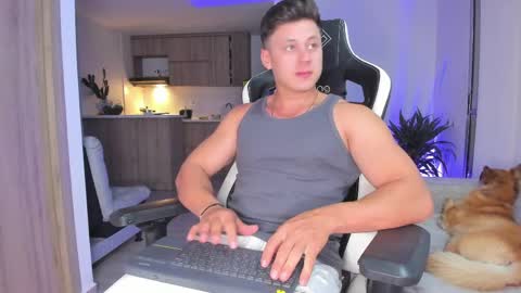 Snapshot of tiago_goez chatting on 04-11-26, 01:32 santiago online show from 04-11-26, 01:32