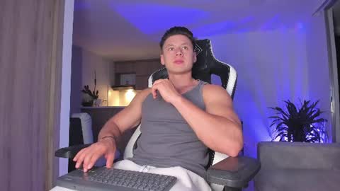 Snapshot of tiago_goez chatting on 07-17-26, 11:53 santiago online show from 07-17-26, 11:53