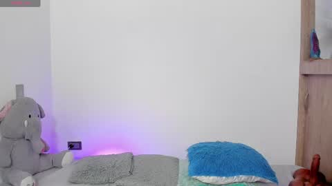 Snapshot of tianaglow44 chatting on 06-09-26, 03:23 T I A N A online show from 06-09-26, 03:23