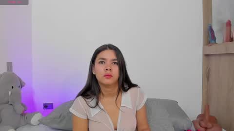 Snapshot of tianaglow44 chatting on 06-14-26, 05:04 T I A N A online show from 06-14-26, 05:04
