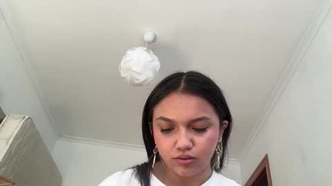 Snapshot of tianale chatting on 05-21-26, 10:11 Tiana Le online show from 05-21-26, 10:11