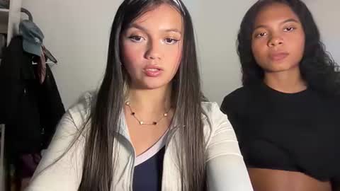 Snapshot of tianale chatting on 06-12-26, 12:09 Tiana Le online show from 06-12-26, 12:09