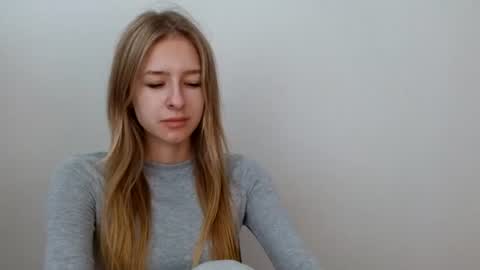 Tiara online show from 07-04-26, 07:58