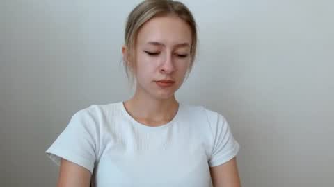 Tiara online show from 07-12-26, 11:56