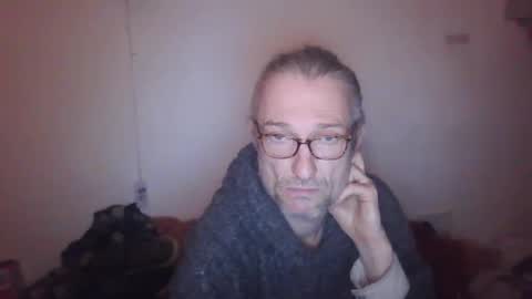 tiddles12345 online show from 12-18-25, 08:59