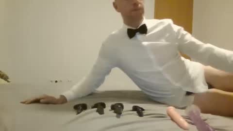 Snapshot of tieboy1991 chatting on 12-07-24, 10:06 tieboy1991 online show from 12-07-24, 10:06