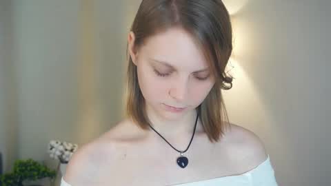 Snapshot of tierarote chatting on 02-28-26, 08:37 Lily online show from 02-28-26, 08:37