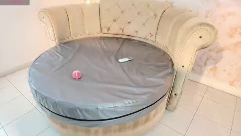 Snapshot of tifanibrown chatting on 02-12-26, 11:38 Tifani brown online show from 02-12-26, 11:38