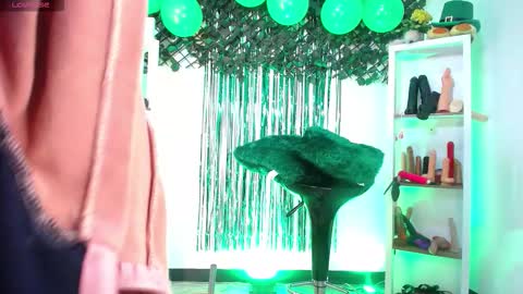 Tifanny Nails  online show from 03-18-26, 12:19