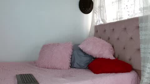 Snapshot of tifanny_squirt chatting on 01-20-25, 02:14 Tifanny online show from 01-20-25, 02:14