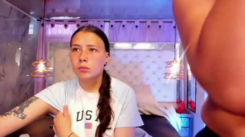 Tifanny y Vale online show from 06-24-26, 01:10