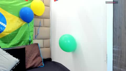 Snapshot of tifannyrosen chatting on 06-28-26, 12:33 Tifanny online show from 06-28-26, 12:33