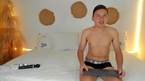 Snapshot of tifanyrossii chatting on 02-06-26, 12:48 tifanyrossii online show from 02-06-26, 12:48