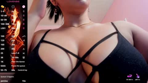 Snapshot of tiffani__love chatting on 12-16-24, 06:16 Tiffany online show from 12-16-24, 06:16