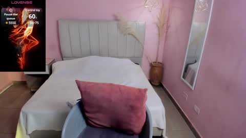 Snapshot of tiffani__love chatting on 01-07-25, 12:31 Tiffany online show from 01-07-25, 12:31