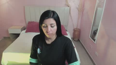 Snapshot of tiffani__love chatting on 01-16-25, 12:09 Tiffany online show from 01-16-25, 12:09
