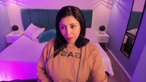Snapshot of tiffani__love chatting on 02-22-25, 02:08 Tiffany online show from 02-22-25, 02:08