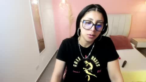 Snapshot of tiffani__love chatting on 03-08-25, 01:47 Tiffany online show from 03-08-25, 01:47