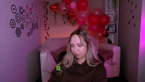 Snapshot of tiffani_murr chatting on 02-11-26, 10:31 Tif online show from 02-11-26, 10:31