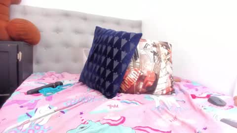 Snapshot of tiffany_hot19_ chatting on 02-15-25, 07:50 tiffany  online show from 02-15-25, 07:50