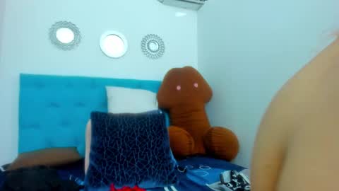 Snapshot of tiffany_hot19_ chatting on 10-17-25, 02:15 tiffany  online show from 10-17-25, 02:15
