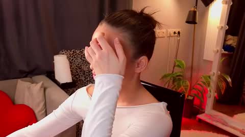 Tiffany online show from 11-30-25, 12:31