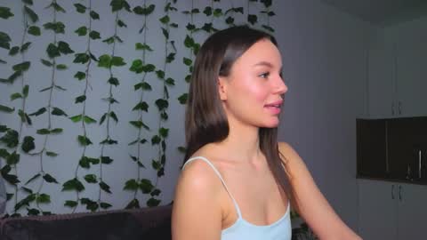 Tiffany online show from 04-06-26, 03:24