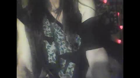 Snapshot of tiffanybabybaby1982 chatting on 10-22-25, 06:57 tiffanybabybaby1982 online show from 10-22-25, 06:57